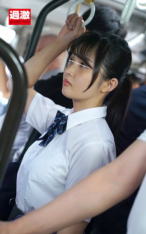 満員バスで固定バイブ痴●されガニ股で尻を痙攣させながらイキ続ける女