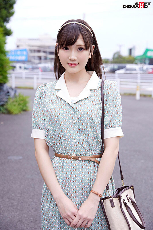 マジックミラー号 都内有数のお嬢様大学に通う高学歴女子大生に 100の淫語を言わせたら、純白のパンツに染みをつくってしまうのか検証!! …結果、自らち○ぽを求めてしまうほどに発情、前戯不要な濡れ濡れま○こに生挿入!?