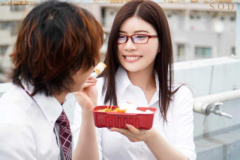 突然のゲリラ豪雨ではじめて出来た彼女の完璧すぎるエロボディが発覚!我慢できなくなってオッパイ揉みまくり!朝までイチャイチャパコパコしまくった!! 神木麗