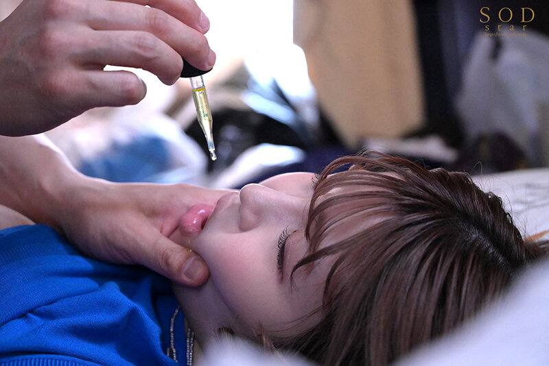 僕を見下した接客態度最悪なムカつく美人アパレル店員を汚部屋監禁!媚薬で好き放題中出し調教 唯井まひろ