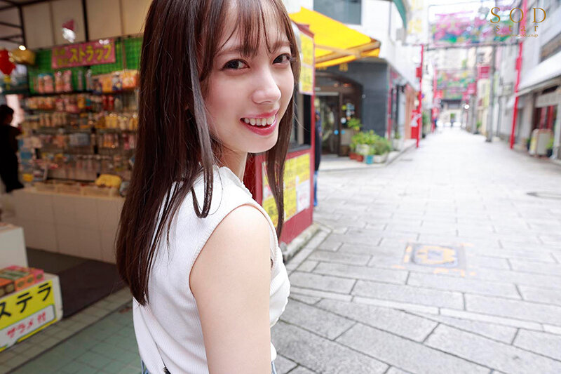 アーティスト兼AV女優 小湊よつ葉‘旅の途中’のドキュメント。カラダの変化、今したい、あの頃したかったセックス‘もっと非日常的な事を…’妄想実現 念願のカーセックス、野外4P、地元デートハメ撮り【圧倒的4K映像でヌク!】