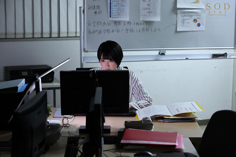 串刺しPtoMレ×プ 大量中出しされた後のマ●コに入った白濁チ●ポで上下穴封鎖! 声も出せずに身悶えしかできない美人キャリアウーマンOL‘夏目響’