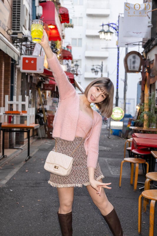 「5周年だし全部見せちゃうね(ハート)」よく食べよく飲むまひろの本音ときゅんな素顔が満載!2人きりでほろ酔いはしごハメ! 唯井まひろ