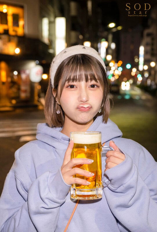 「5周年だし全部見せちゃうね(ハート)」よく食べよく飲むまひろの本音ときゅんな素顔が満載!2人きりでほろ酔いはしごハメ! 唯井まひろ