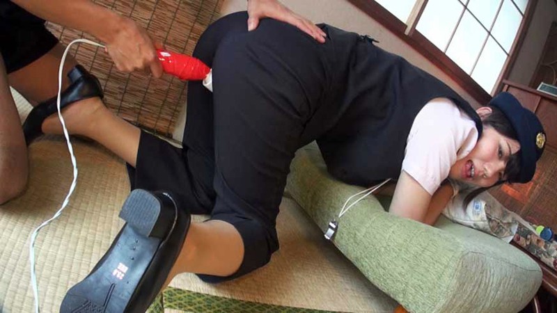 西日本○○電鉄の巨乳女鉄道員さん現役美人駅員がAVデビュー 2