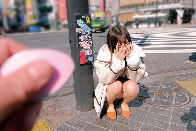 素人美少女とリモコンバイブお散歩 5 ーSBY区編ー「もう我慢できません…//」人混みの中ビクビク震えてイキまくってしまう女子たち!人生初の羞恥プレイでまさかのエロスイッチオン!車移動中も大胆カーオナニー!最後は近くのスタジオで心行くまで生セックス!