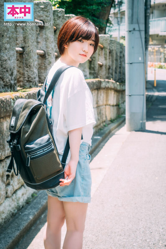 私、AVに出たらどうなっちゃうんだろう? 新人 18歳 初体験は中学3年生 経験人数1人 恋をしてない3年間あの頃好きだった先生のチ●ポが忘れられずに…中出しAV Debut 姫野らん