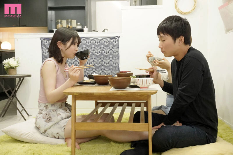 ノーブラで誘惑してくる彼女のお姉さんに興奮して性欲モンスター化!コンドーム1箱使い切っても更にヤリまくった 葵いぶき