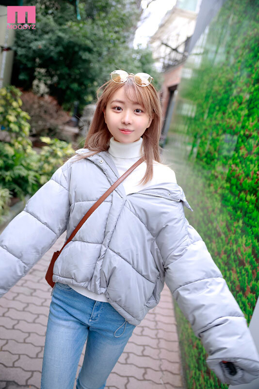 新人 20歳 こう見えて、脱いだら超絶品スレンダーちゃん！ 笑顔が可愛い敏感ピンク美乳赤毛の美少女AVdebut 天美しおり