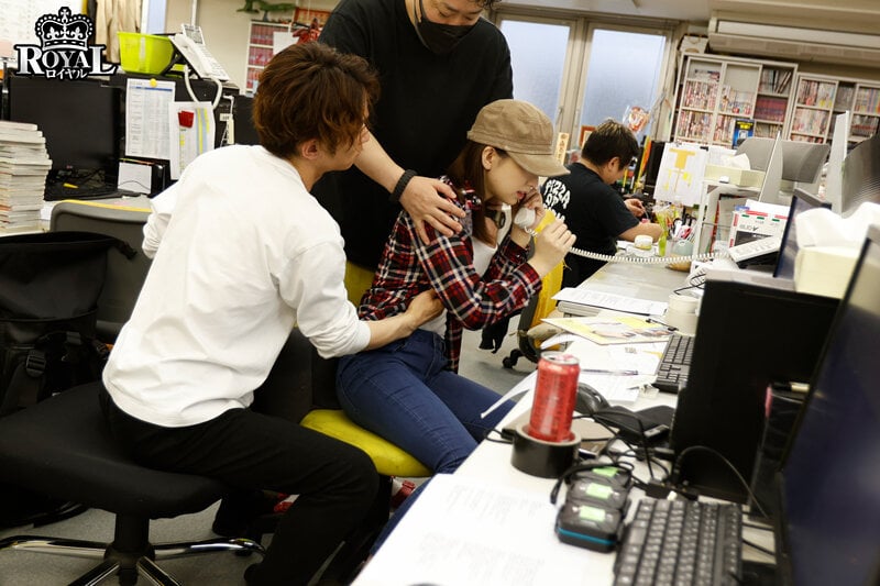 AV制作会社のADなら肉便器になっても当然だろww 無理矢理、性処理係任命!行列の出来る鬼中出し追撃プレス 花狩まい