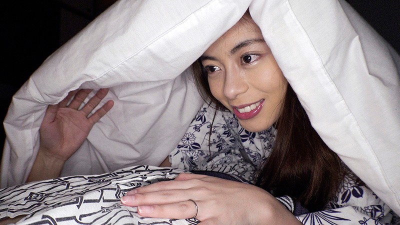 父親がいない間に何度もセックスしたがる性欲が強すぎる義母は絶倫息子の生挿入も拒まない VOL.2