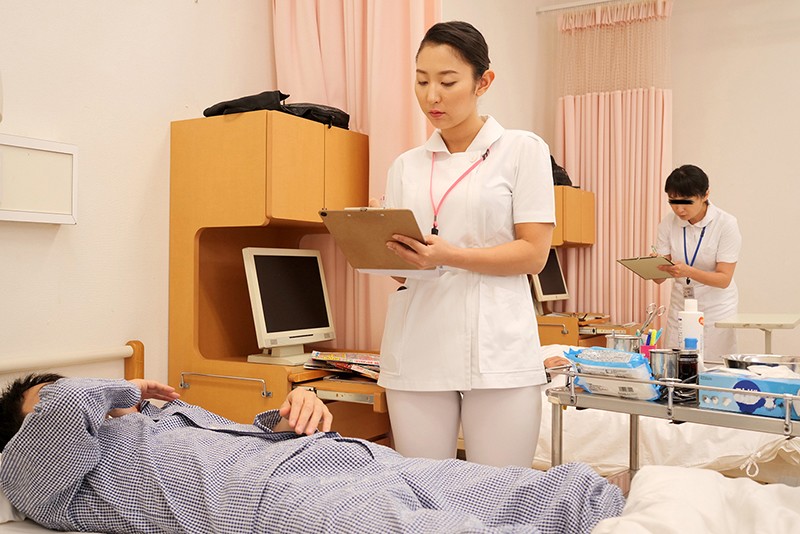 勃起したままの男を一切動かさないS字尻振り騎乗位介助で骨抜きにする美尻ナースVOL.3