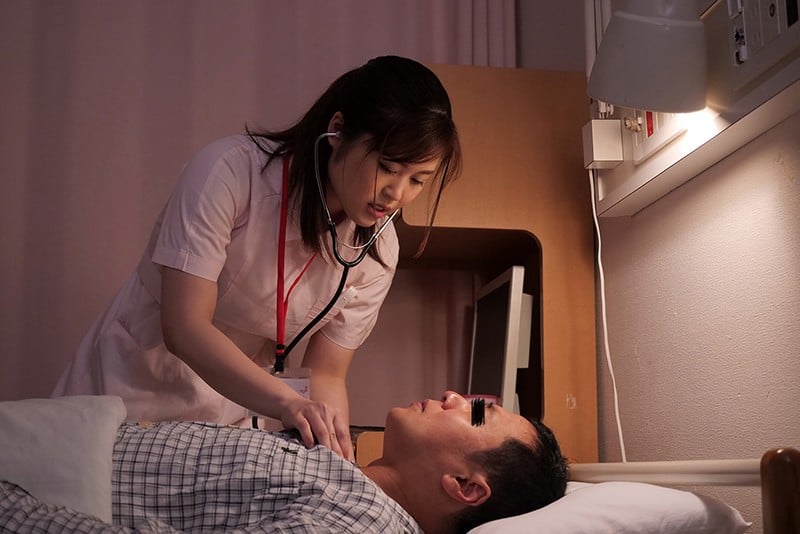 勃起したままの男を一切動かさないS字尻振り騎乗位介助で骨抜きにする美尻ナースVOL.3