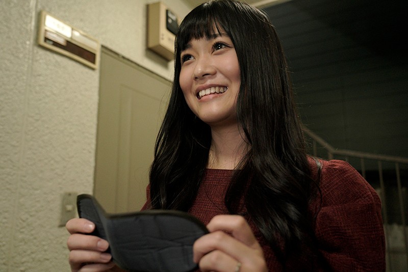 夫に内緒で他人棒SEX「実は主人の精液も飲んだことないんです」30歳すぎて初めての精飲 小便まで飲むド変態介護士妻 すずさん30歳