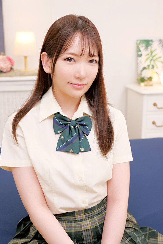 素人女子校生限定！ パンティ素股でカチカチのAV男優ち○ぽがアソコに擦れて赤面発情！エアーセックスのはずがパンツ越しに擦れて汁まみれ！つるんと入ってそのまま生ハメセックス！かんなちゃん