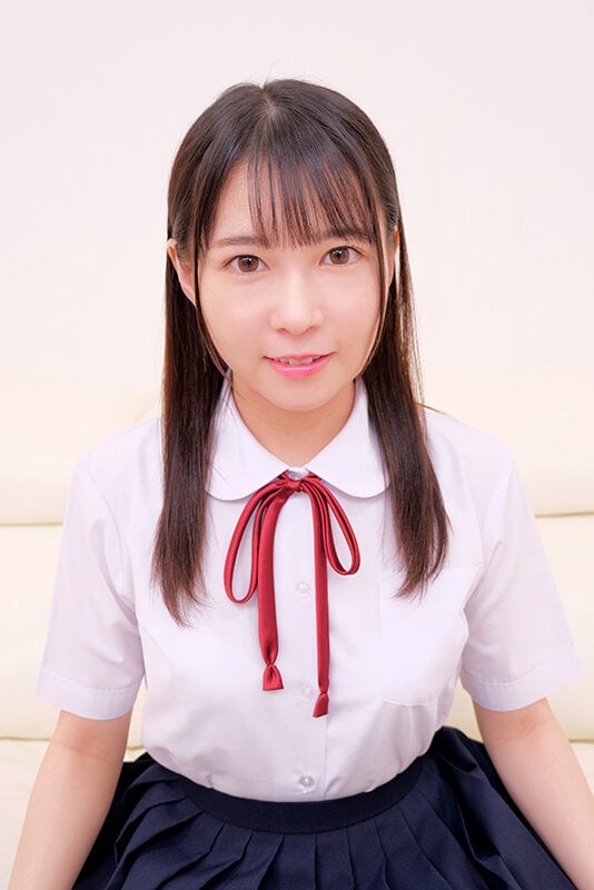 ウブな10代美少女限定!とっても恥ずかしい素股に初めて挑戦してもらいました! 甘酸っぱいお汁溢れるマ○コにそのままヌルっと生挿入!イッても止めない激ピストンで中出し! もえかちゃん