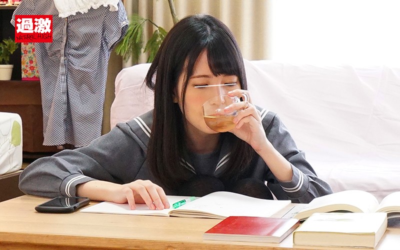 オシッコ我慢中に無理やり巨根をねじ込まれ激ピス！快感に耐えきれず絶頂お漏らしする足腰ガクブル女子○生 シリーズ全12人まるごとBEST