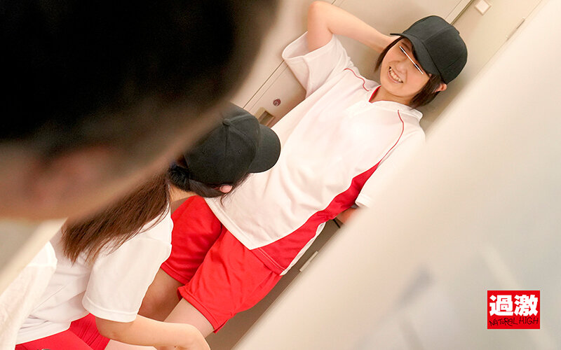 「誰にも見られませんように…」無理やり上着の中を全裸にされて服を探し回る校内で遠隔イキさせられた大量失禁J○