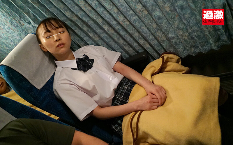 夜行バスで声も出せずイカされた隙に生ハメされた女はスローピストンの痺れる快感に理性を失い中出しも拒めない 女子○生限定13 敏感乳首発情SP 乳首をいじられ感じてしまう美乳J○