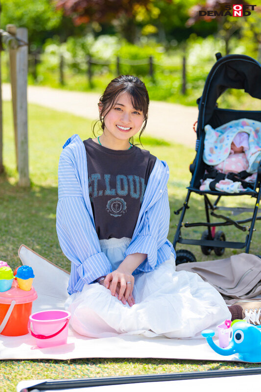 赤ちゃんとおさんぽ中 公園若ママナンパ自宅SEX おしゃれでキレイで家族想い 今時お母さんとエッチしませんか?