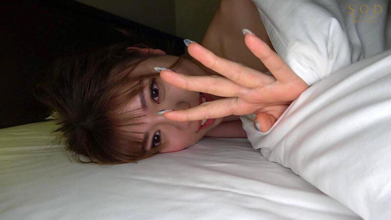 【夏といえば水着!SODstar全員ビキニ祭】ドキドキの初露出!アスリート‘新海咲’ 南国イチャラブデートで露出SEX