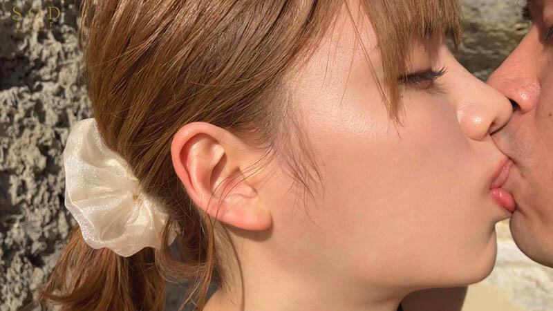 【夏といえば水着!SODstar全員ビキニ祭】ドキドキの初露出!アスリート‘新海咲’ 南国イチャラブデートで露出SEX