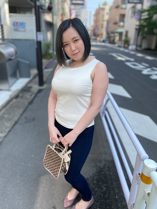 ボディペ露出 Hカップおま○こちゃんと街中丸出しデート