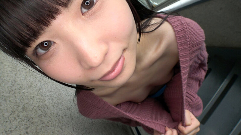 美乳露出 胸チラ誘惑でフル勃起させる美少女Aカップちゃん