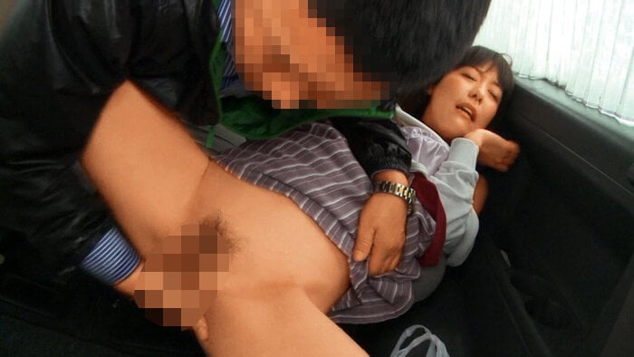 大雨洪水警報発令! セックス中すっごい潮吹く人妻 18人4時間