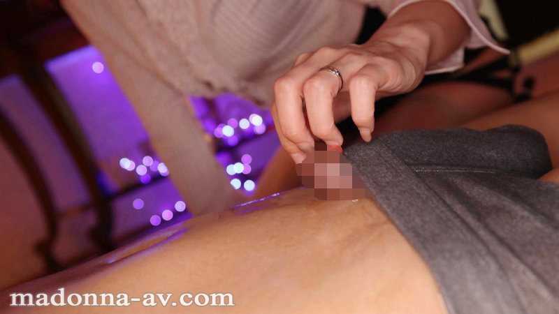 マドンナ×痴女特化 その名も『アチージョ』爆誕!! イイオンナに抱かれたい―。追撃連射 チクパコ オイルエステ M男責めフルコース 愛弓りょう