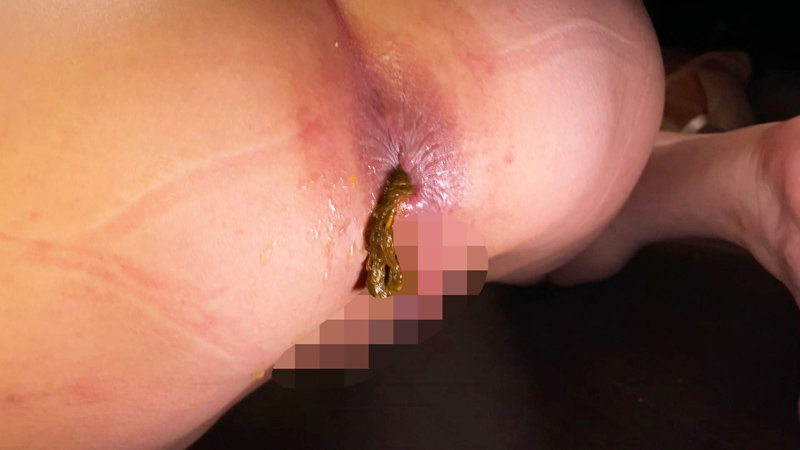 お金の為に人前でウンコしちゃった素人娘たち なぎ21歳 れみ18歳