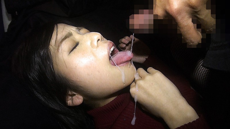 神秘の体液を世間に晒し辱めを受ける 見世物母乳ママ