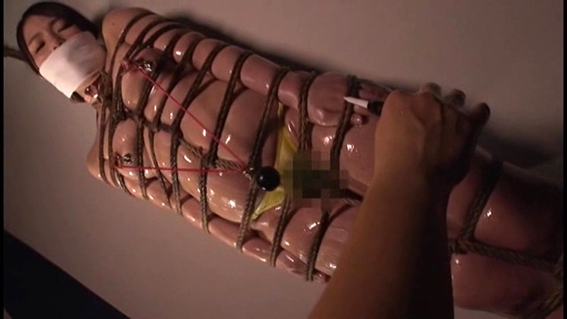 ギチギチ緊縛 猿轡を噛まされうめき声をあげる女達2