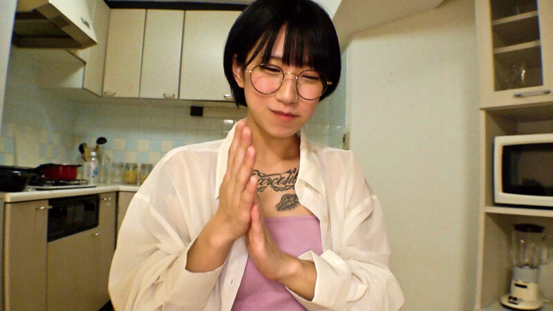 彼女は、常にちんちん舐めてないと落ちつかない 僕の『ペロフレ（ペロペロフレンズ）』です。めちゃかわストリート女子編。