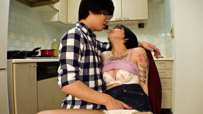 彼女は、常にちんちん舐めてないと落ちつかない 僕の『ペロフレ（ペロペロフレンズ）』です。めちゃかわストリート女子編。