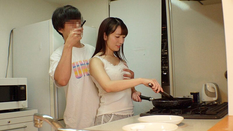 先輩の自慢の色白美巨乳彼女に3日間ずっと生ハメしまくって何度も中出しした(実話) 小花のん