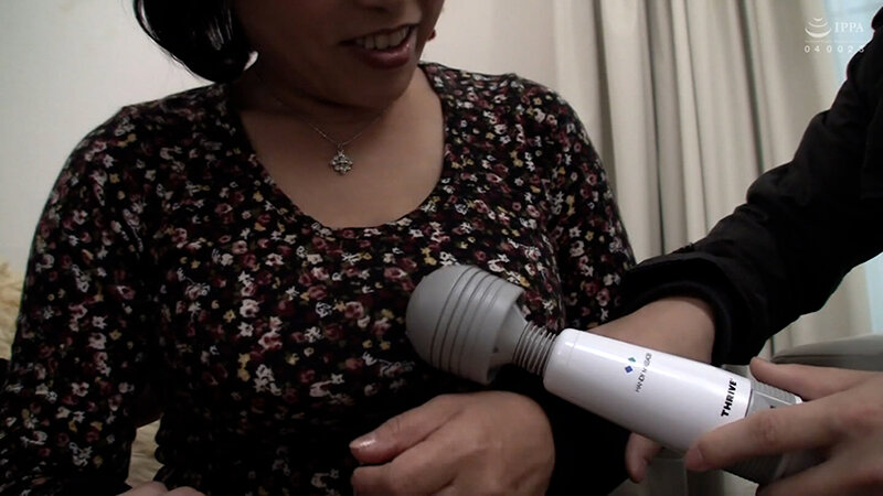 円熟を迎える男女の淫らな情事の物語 電マで男ふたりに責められ昇天する熟女!?