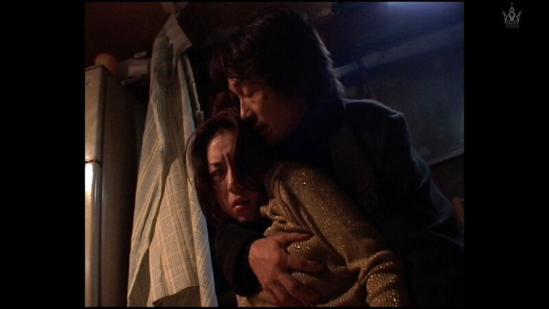 西新宿の呑み屋横丁の巨乳女将との淫らな情事。小さな焼き鳥屋の2階で欲望に忠実な男女の淫らな情事