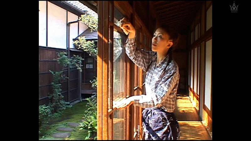 昭和初期、田舎の大地主の若旦那夫婦と女中の卑猥な情事。