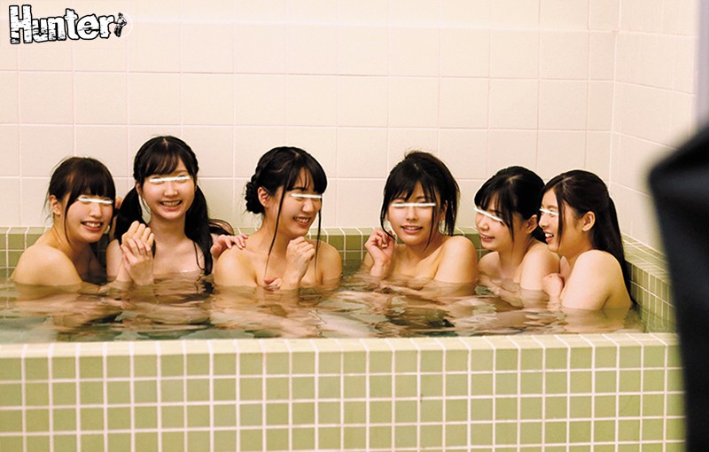 バドミントン部に入ったら男はボク1人で合宿中まさかのハーレム混浴風呂に！！勃起しまくっていたら欲求不満の女子部員からエロ過ぎる神対応が…