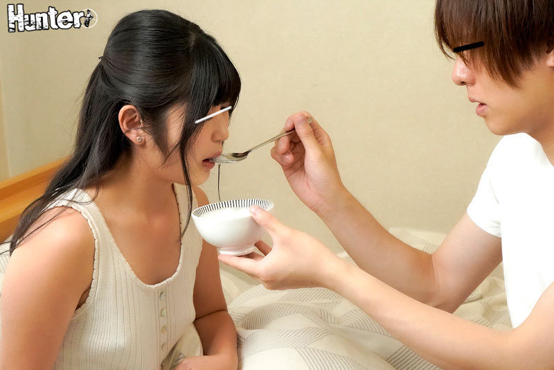 「私の体きれいに拭けた？変な臭いがしないか嗅いでみて…」欲求不満で変態の義母はわざと体調が悪いフリをしてボクにスケベな体を拭かせるんです。