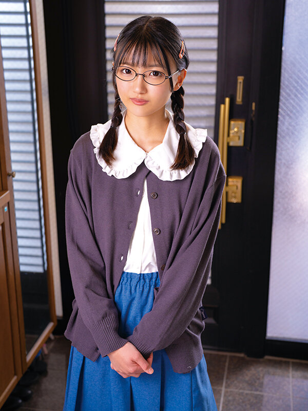 地味な隠れ巨乳の姪っ子に中出し 夏愛あずさ