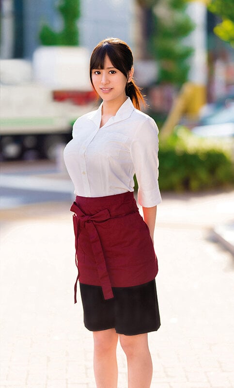 えちな子見つけた！ No.2 バイト帰りにそのままAV！街の飲食店で見かけた爆乳店員さんと制服姿のままハメまくって中出し！ 穂香あいり