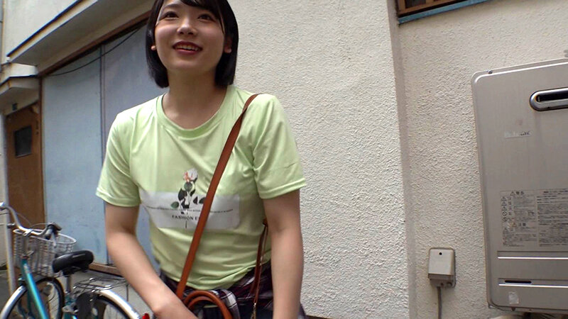 神アプリで知り合ったエロカワ現役女子大生に生中出し10