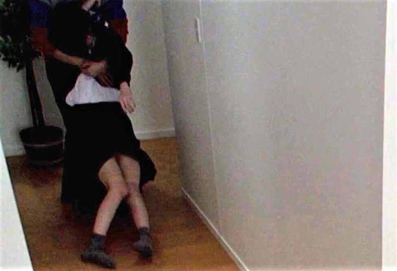 通電ショック洗脳実験【「パブロフの犬」を活用したマインドコントロール方法】女子校生に度重なる電気ショックでトラウマを植え付け超肉奴●化。 森日向子