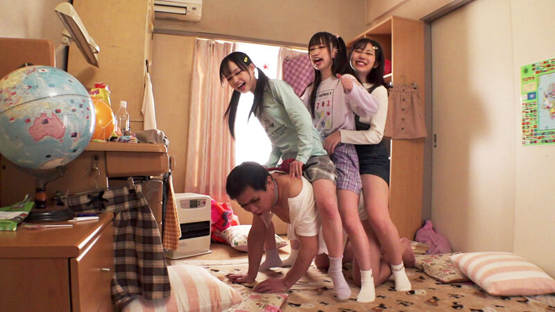 【純粋な狂気!?】某所にある好奇心旺盛な美少女3人組の住む団地で事件発生!?大人のカラダに興味津々な彼女たちが無邪気にチ●ポをイジメ抜く!!小さなおクチとツルペタま●こでの小悪魔的な集団逆レ●プを徹底SCOOP!!