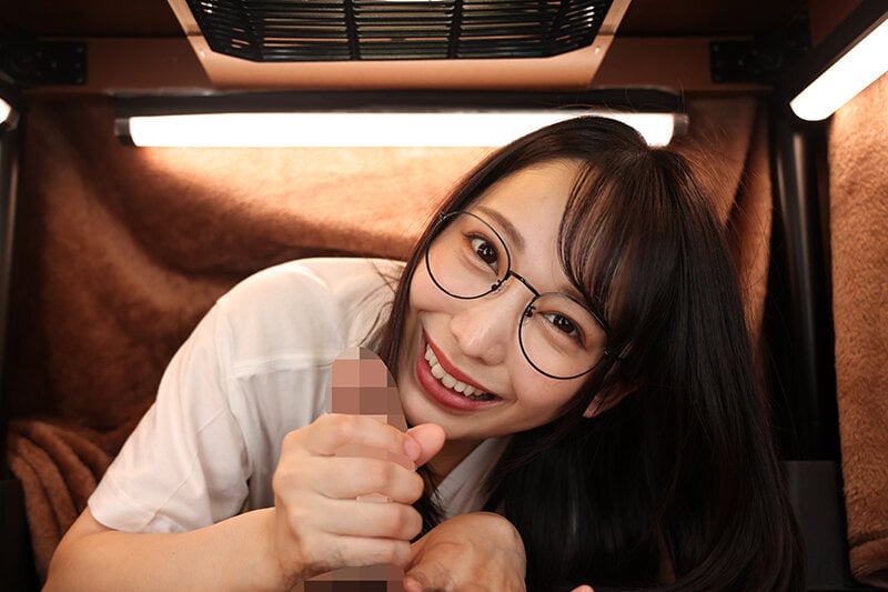 【VR】顔面特化アングルVR ~エロいお姉さんと「こたつの中で」びしょ濡れ髪じとぺたSEX~ 弥生みづき