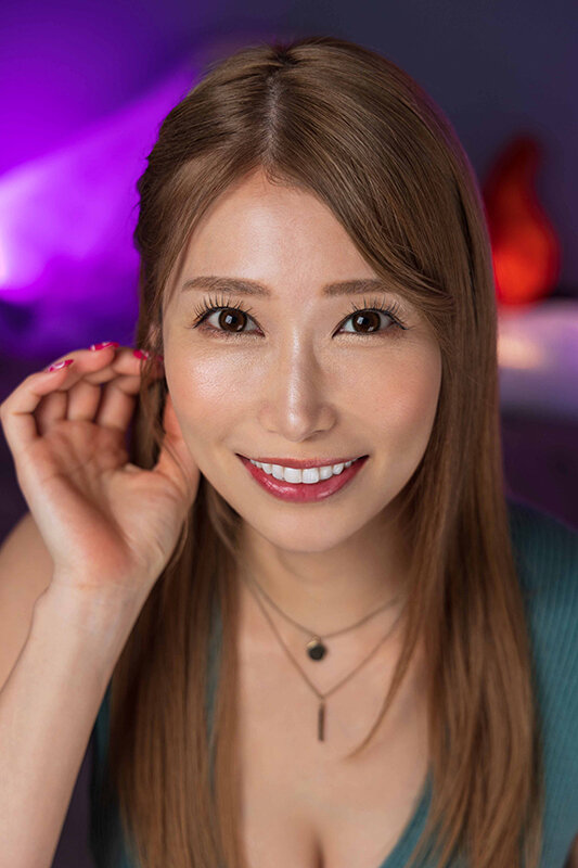 【VR】顔面特化アングルVR ~ベロが性器の美女と音がスゴイ鬼フェラSEX~ 佐伯由美香