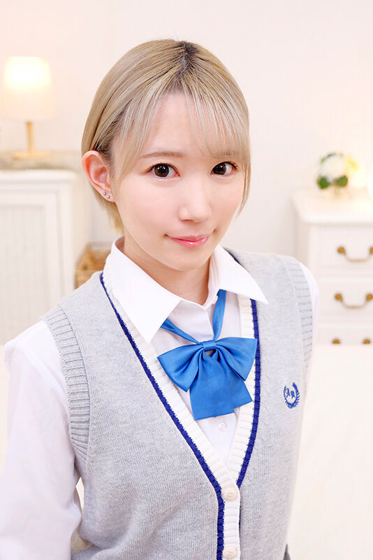 素人女子校生限定！ パンティ素股でカチカチのAV男優ち○ぽがアソコに擦れて赤面発情！エアーセックスのはずがパンツ越しに擦れて汁まみれ！つるんと入ってそのまま生ハメセックス！