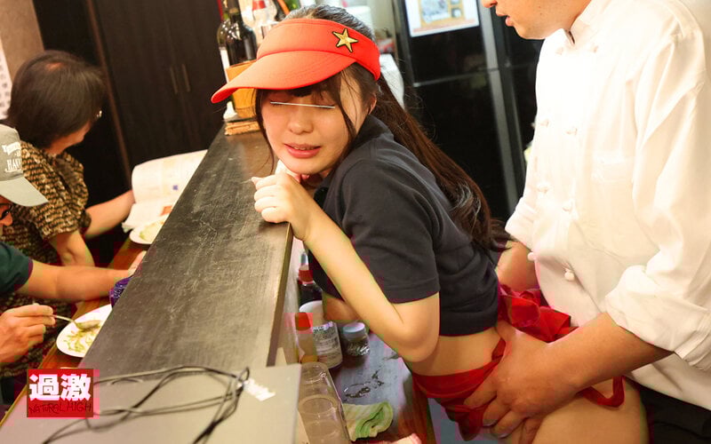 接客中に顔を紅潮させながら感じまくるバイト娘14 ~ハンバーガー屋、牧場、カレー屋、銭湯~